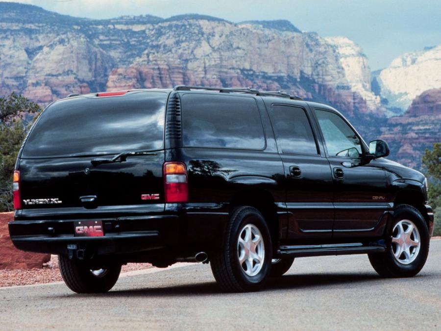  GMC Yukon XL Denali 2001 года  (фото 10 из 15)